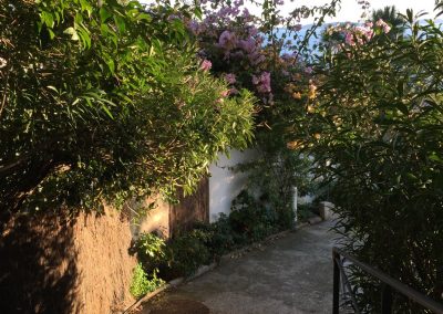 Le chemin de la plage Grande maison luxe à louer Rayol-Canadel-sur-Mer