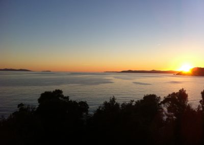 Coucher de soleil sur la mer depuis la terrasse Grande maison en location